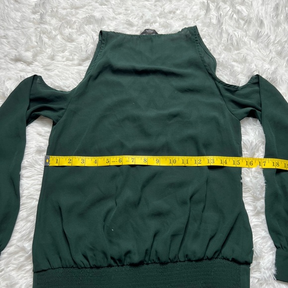 bebe Women’s Sheer Blouse with Shoulder Cut Out Size XS - Picture 5 of 6